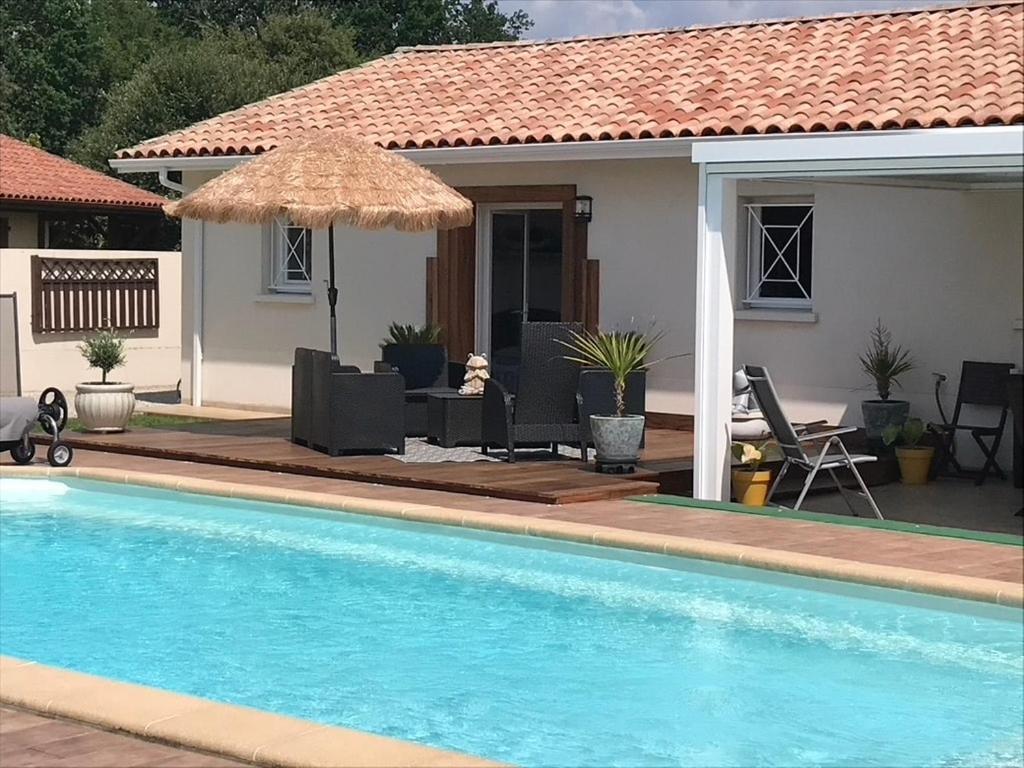 Biscarrosse-villa Classee 3 Etoiles, 4 Personnes, 2 Chambres, 2 Sdb, Entre Lacs Et Ocean, Grande Piscine Privee Ouverte En Saison * Biscarrosse